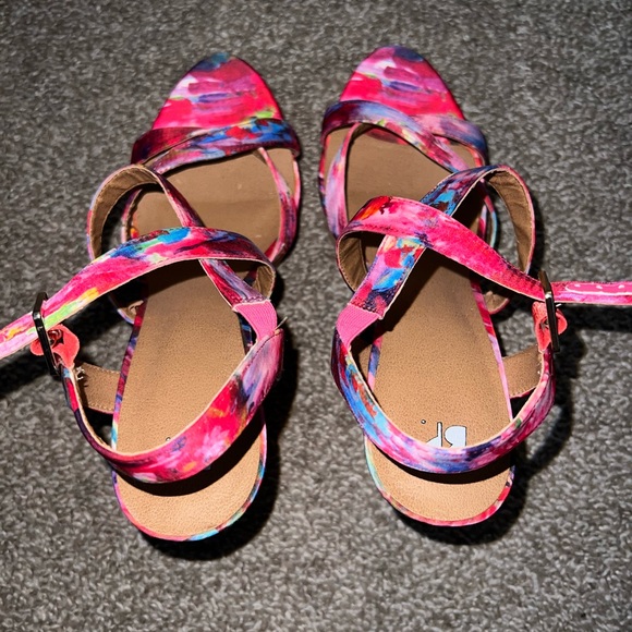 Colorful Wedges - Picture 2 of 8